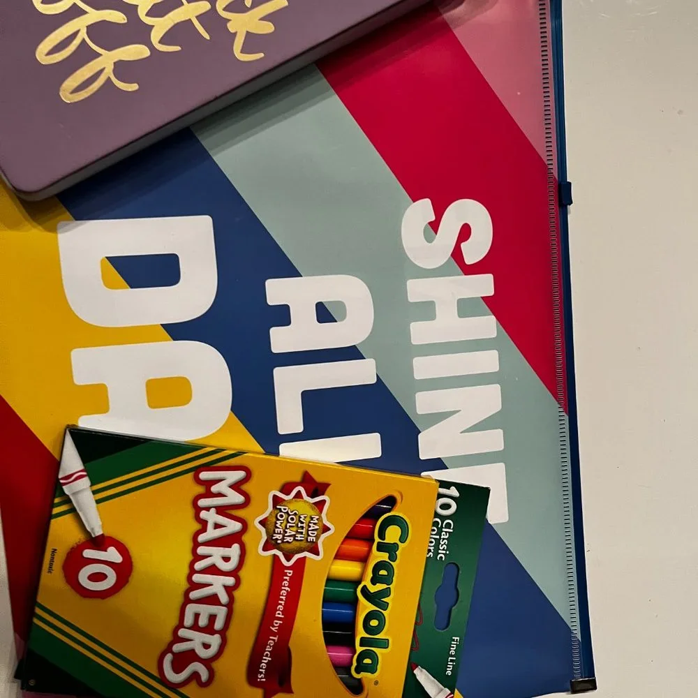 Notepad, Crayola‎ Markers & Letter-Size Poly Bag (new)